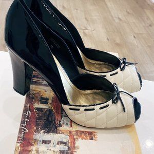 Beautiful Heels in Black and Cream Brand New